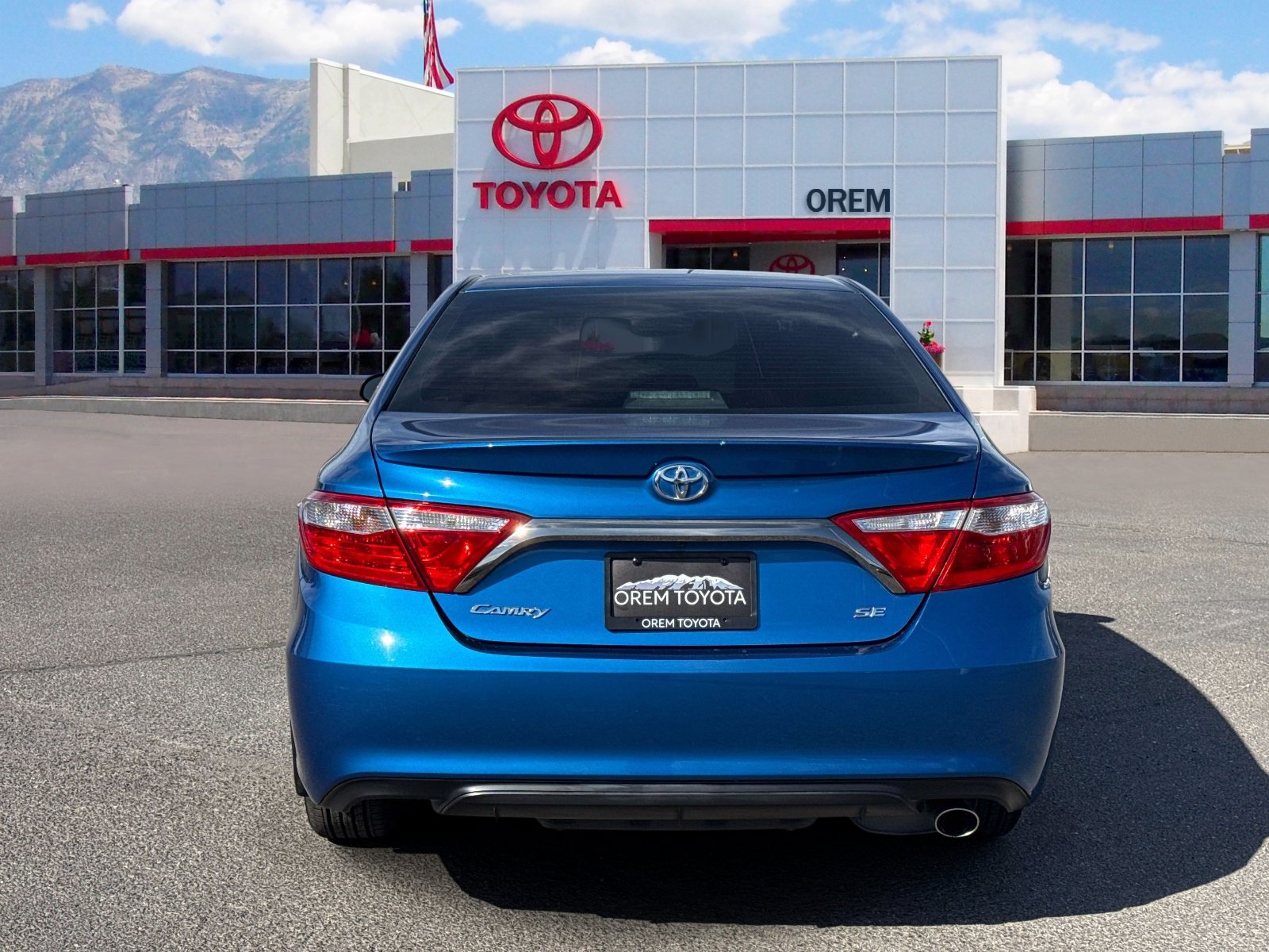 Used 2017 Toyota Camry SE w/ Protection Package (Q2) FWD image 4