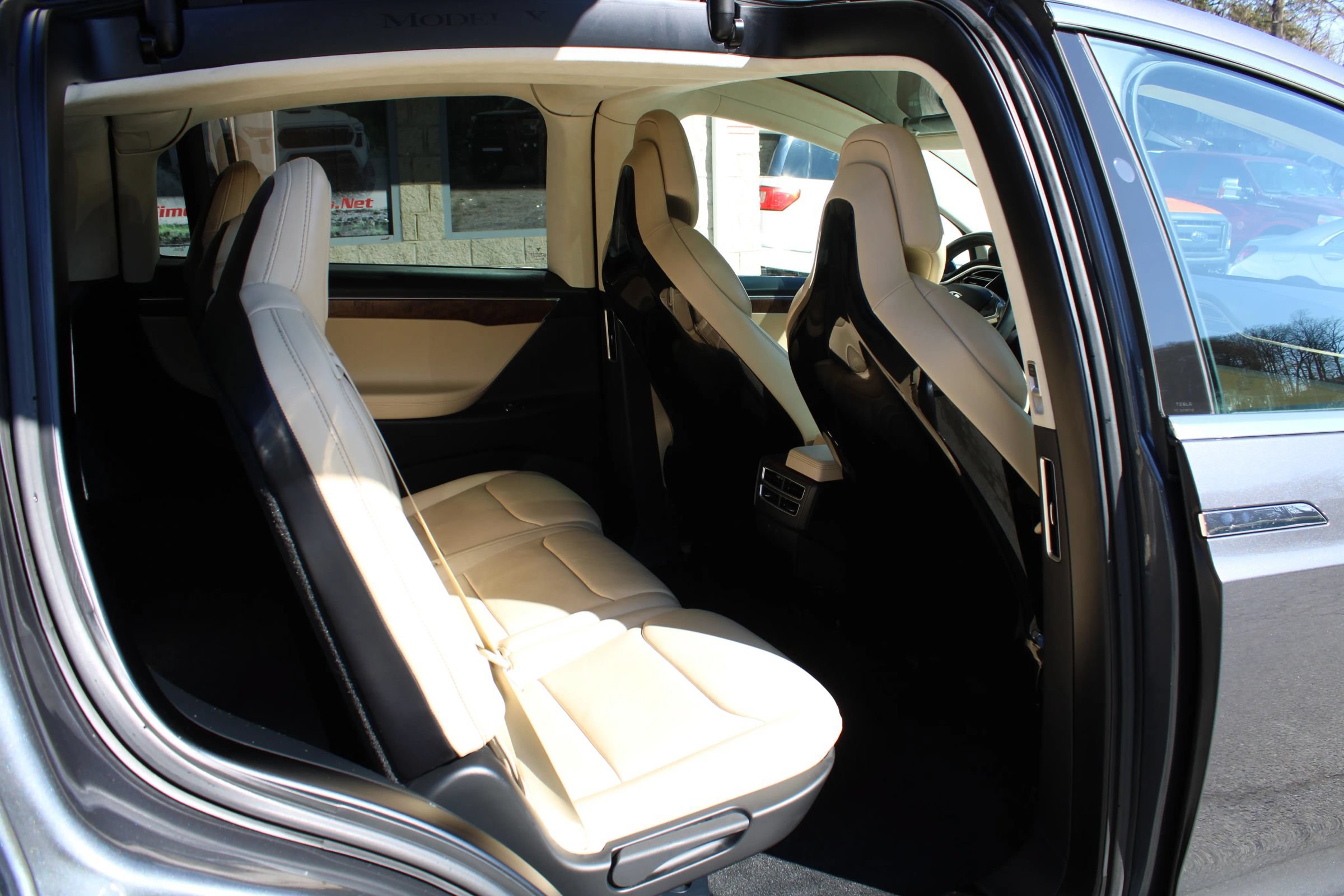 Used 2017 Tesla Model X 75D AWD/4WD image 32