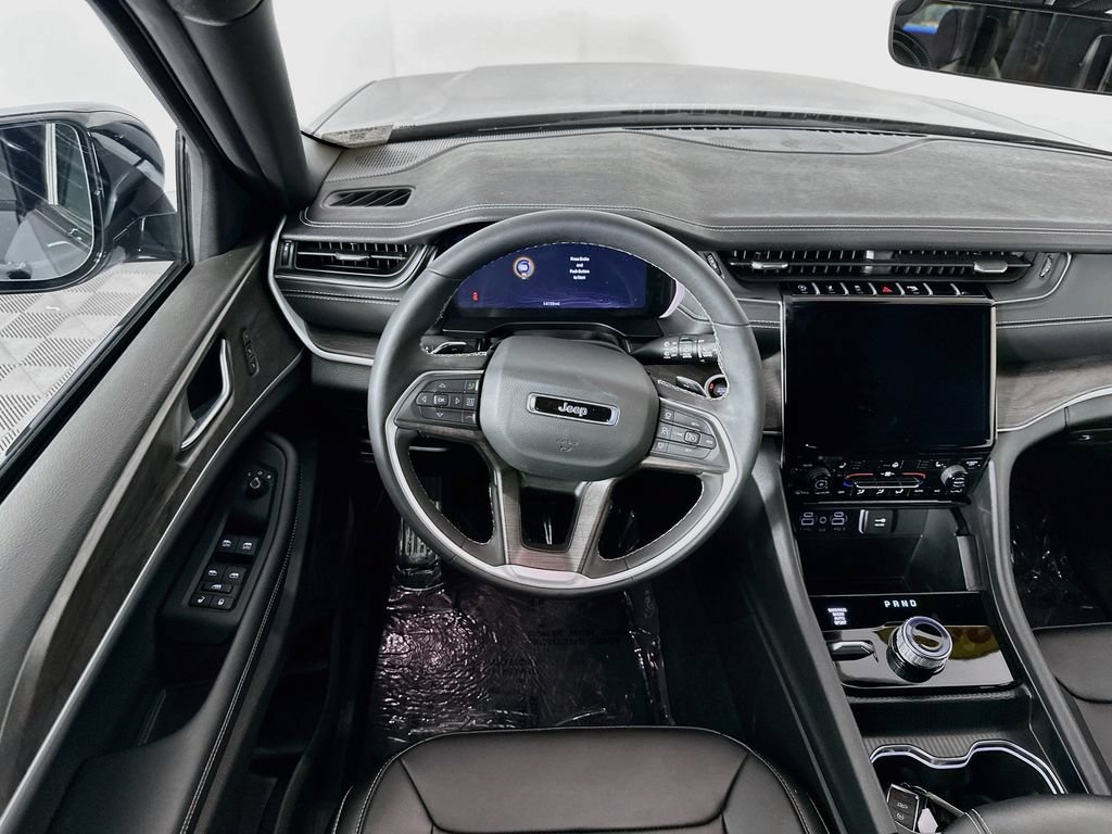 Certified 2025 Jeep Grand Cherokee L Limited AWD/4WD image 33