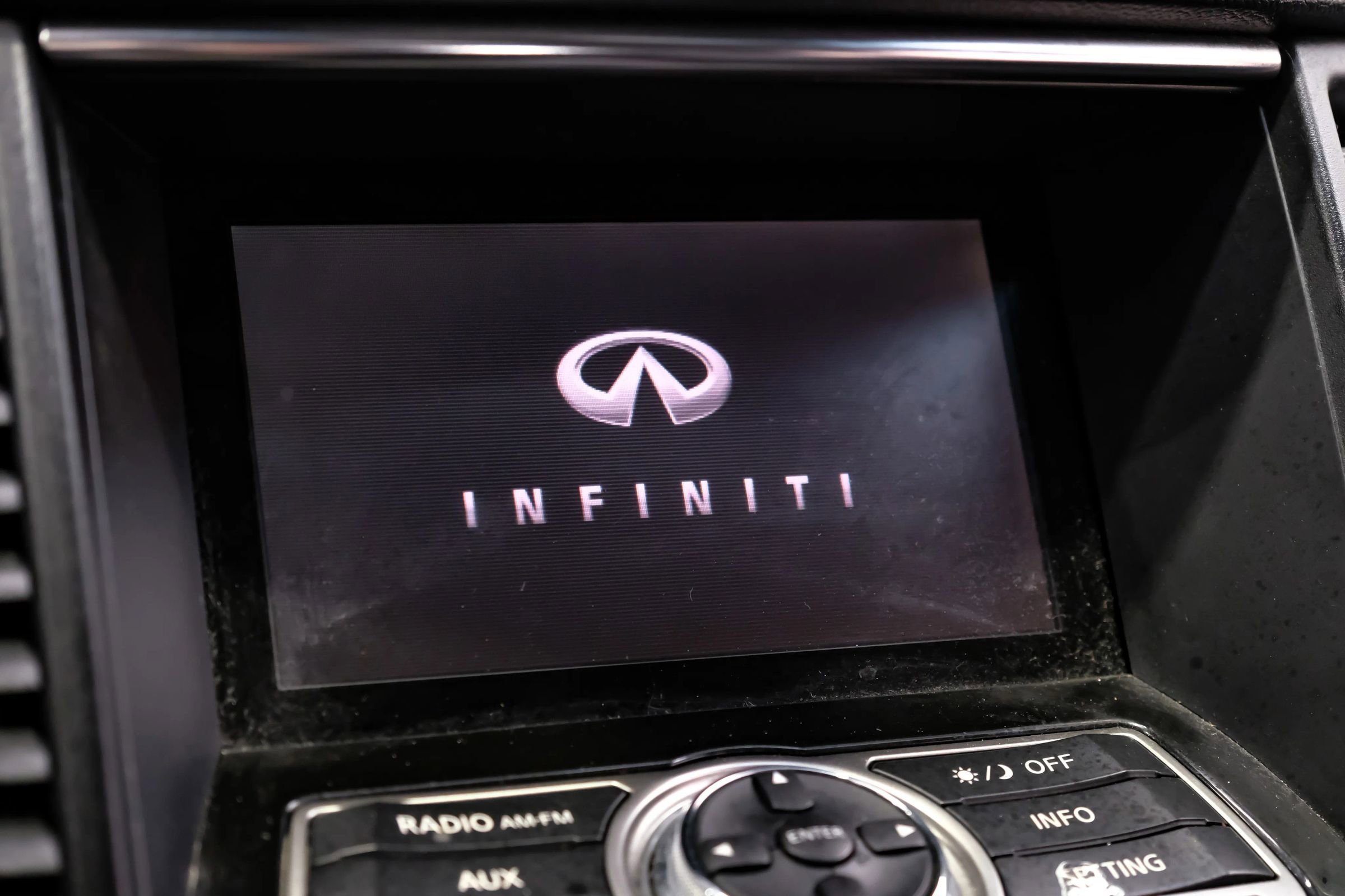 Used 2016 INFINITI QX70 3.7 image 34