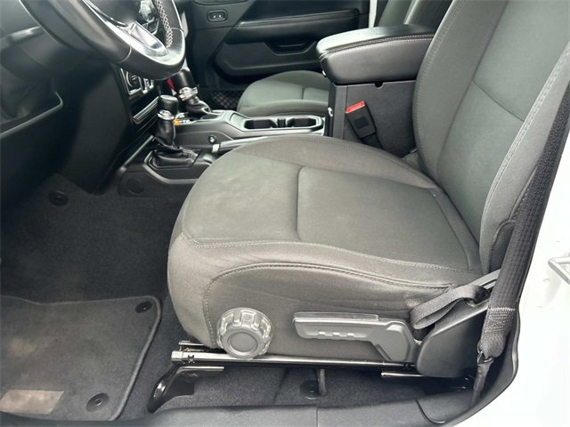 Used 2018 Jeep Wrangler Unlimited Sahara image 20