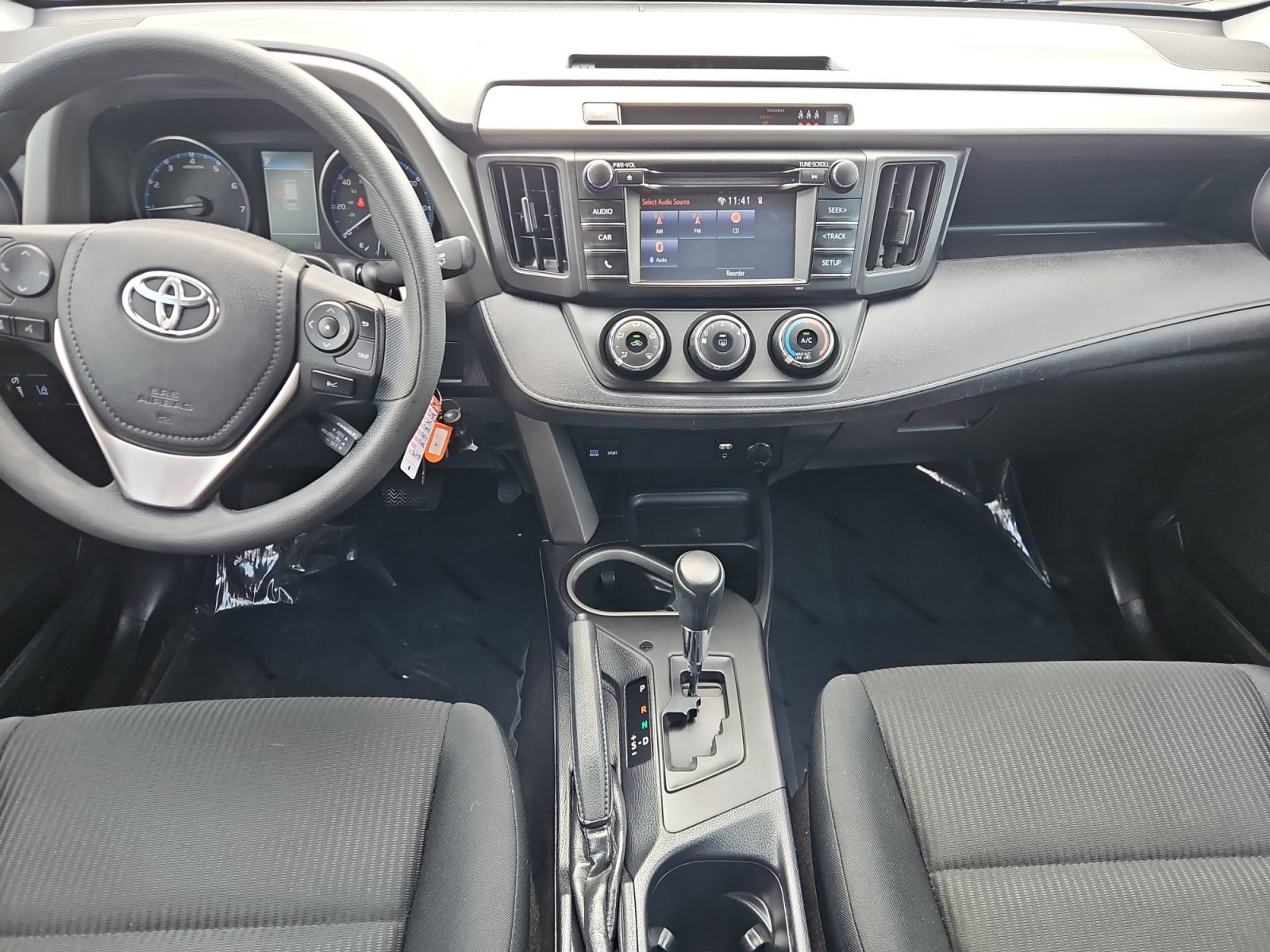 Used 2017 Toyota RAV4 LE w/ Carpet Mat Package AWD/4WD image 9