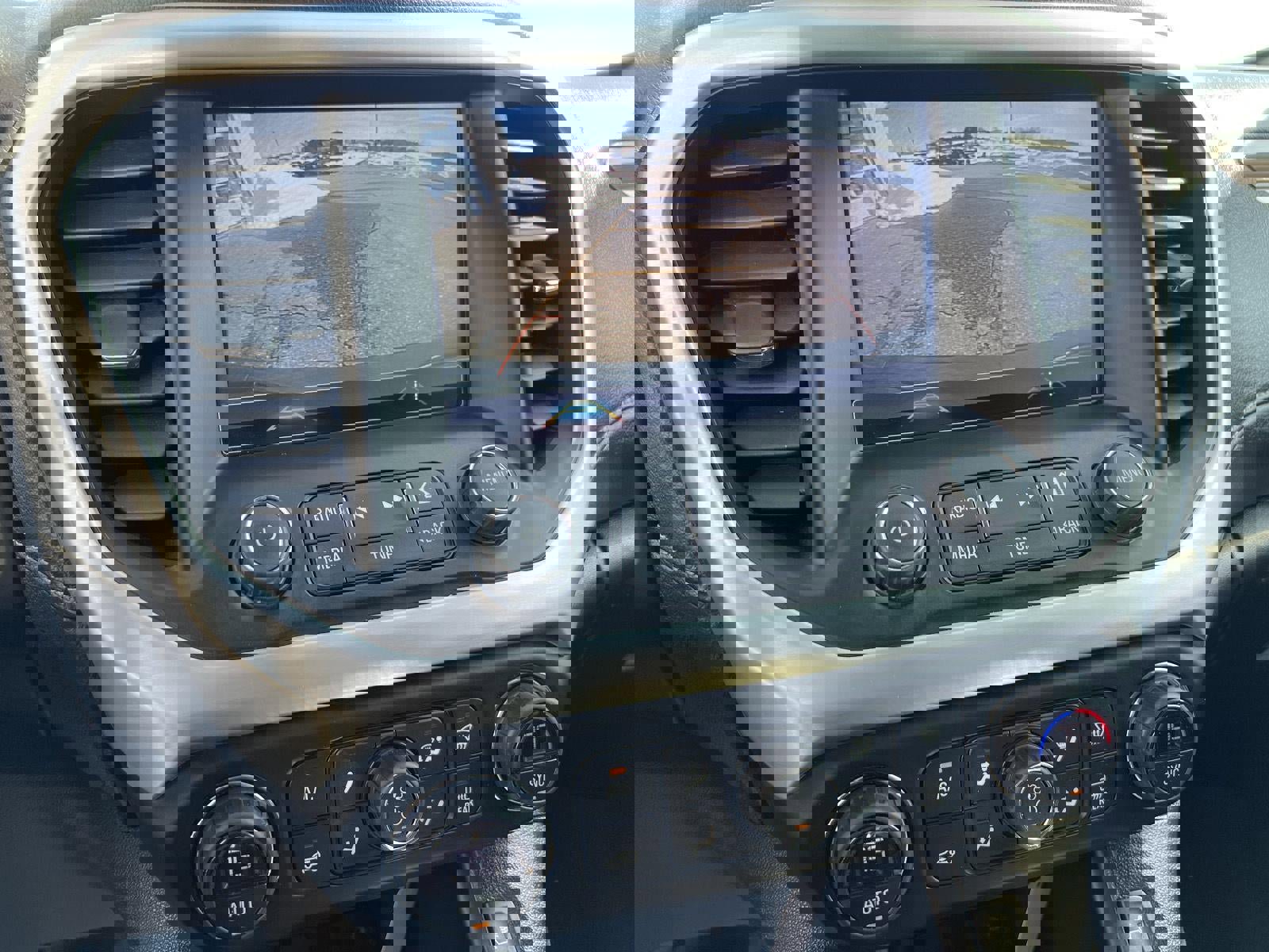 Used 2019 GMC Acadia SLE w/ Driver Alert Package I image 5