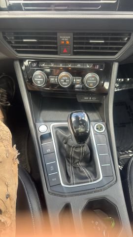 Used 2024 Volkswagen Jetta SE FWD image 25