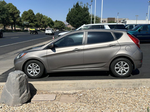 Used 2014 Hyundai Accent GS FWD image 6