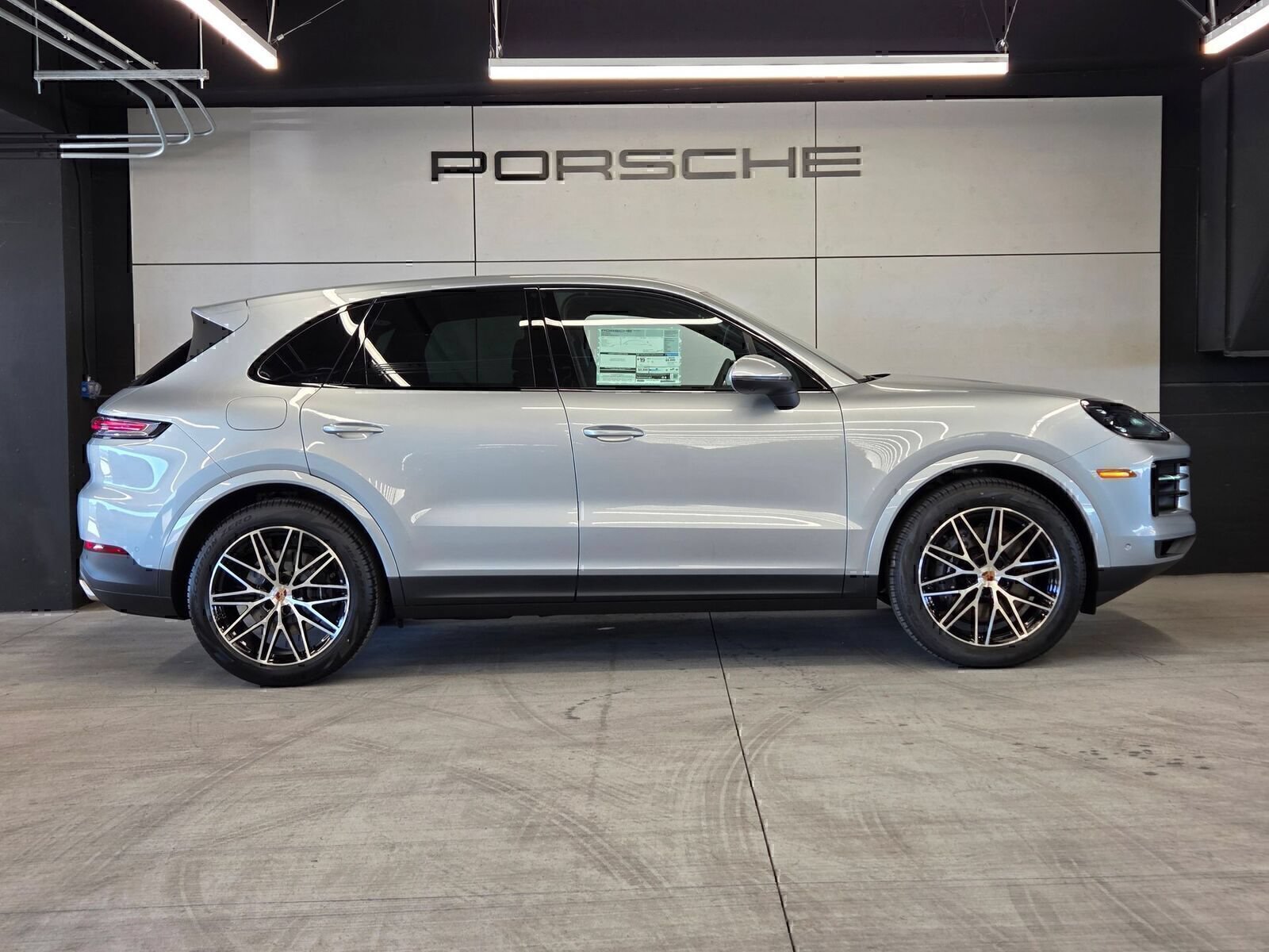 Certified 2026 Porsche Cayenne AWD/4WD image 27
