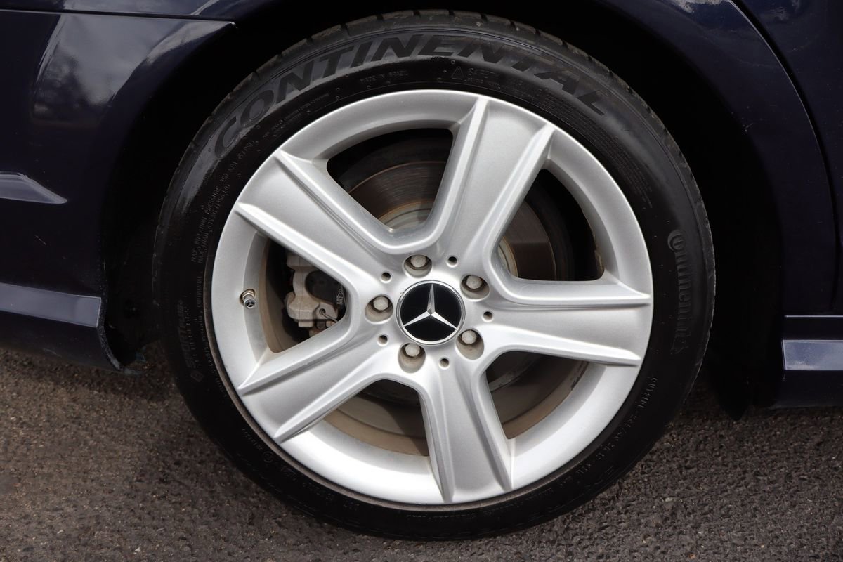 Used 2011 Mercedes-Benz C 300 4MATIC Sedan image 43