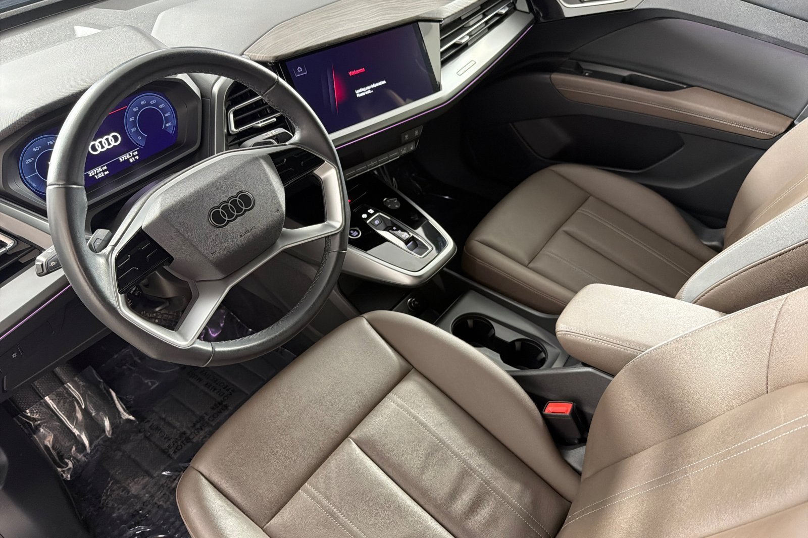 Used 2024 Audi Q4 e-tron Premium Plus AWD/4WD image 9