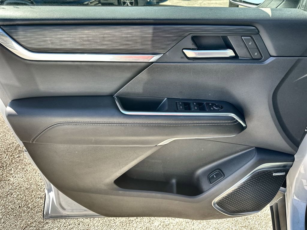 Used 2025 GMC Acadia Elevation image 22