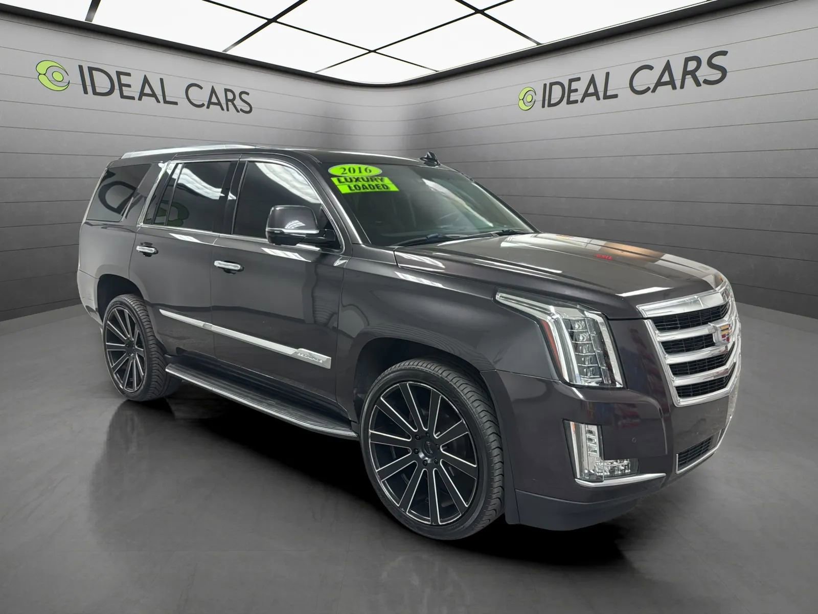Used 2016 Cadillac Escalade Premium AWD/4WD image 3