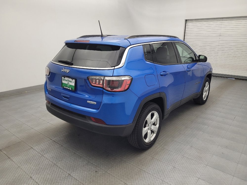 Used 2017 Jeep Compass Latitude w/ Popular Equipment Group AWD/4WD image 9