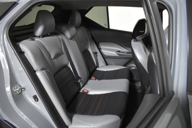 Used 2021 Nissan Kicks SR w/ SR Premium Package FWD image 31