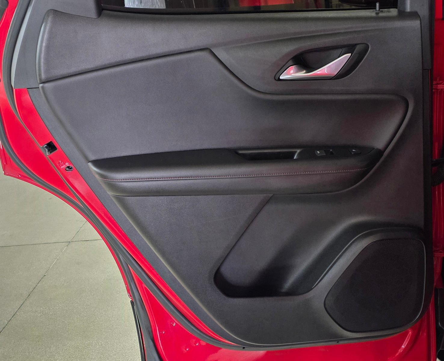 Used 2021 Chevrolet Blazer RS w/ Enhanced Convenience Package FWD image 13