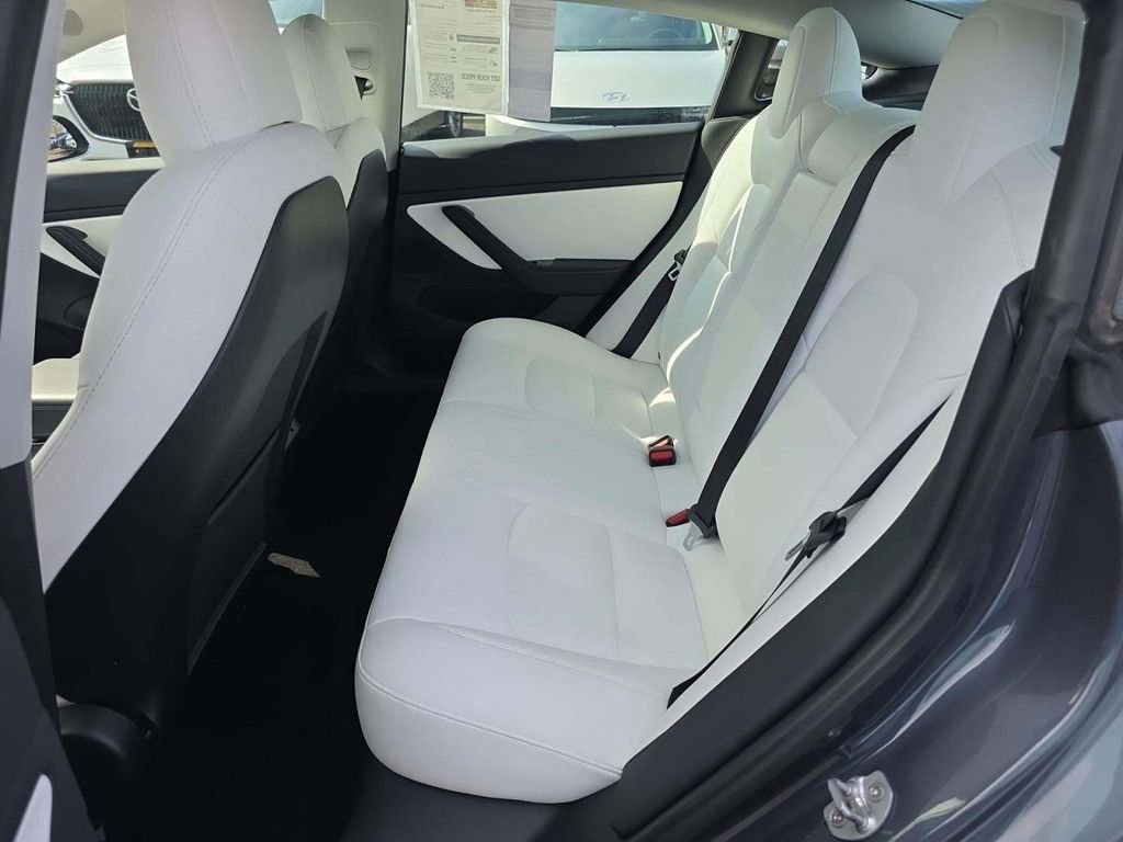 Used 2020 Tesla Model 3 Long Range image 6