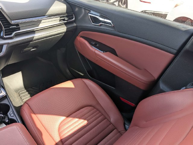 Certified 2024 Kia Sportage SX AWD/4WD image 19