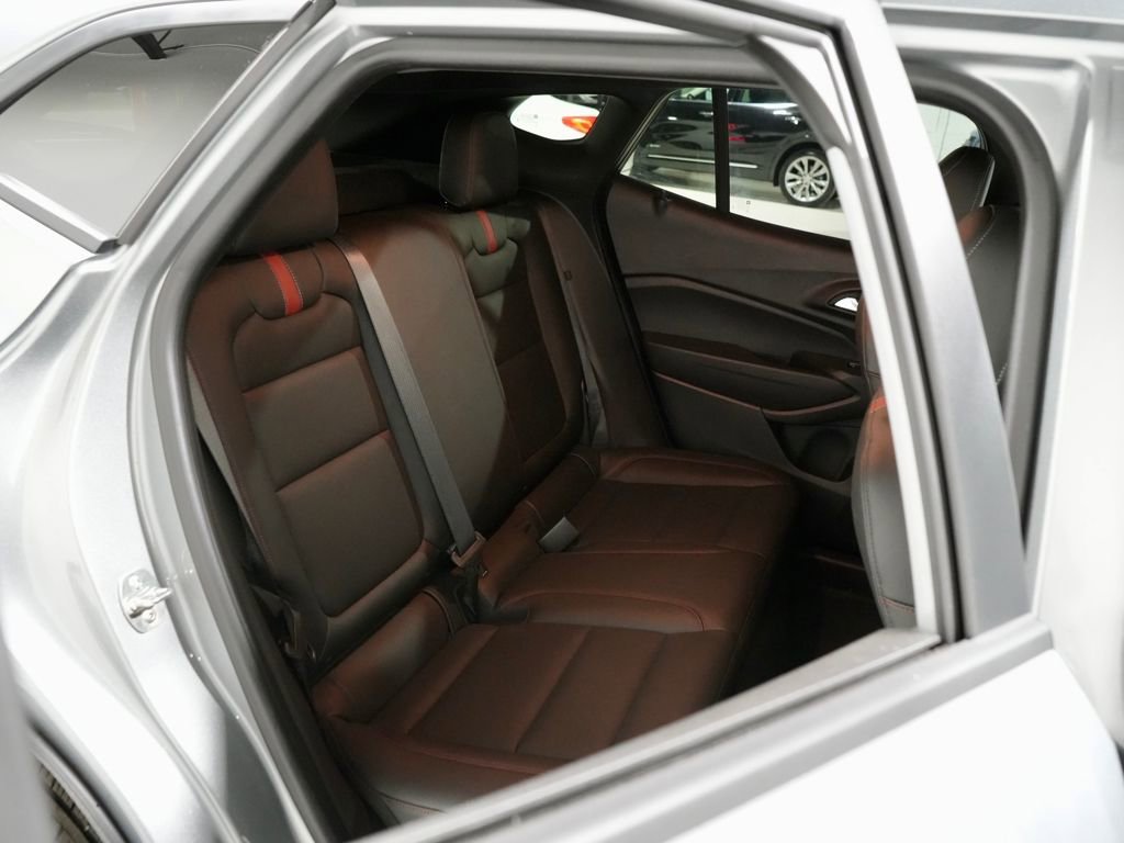 Used 2025 Chevrolet Trax RS w/ Driver Confidence Package image 27