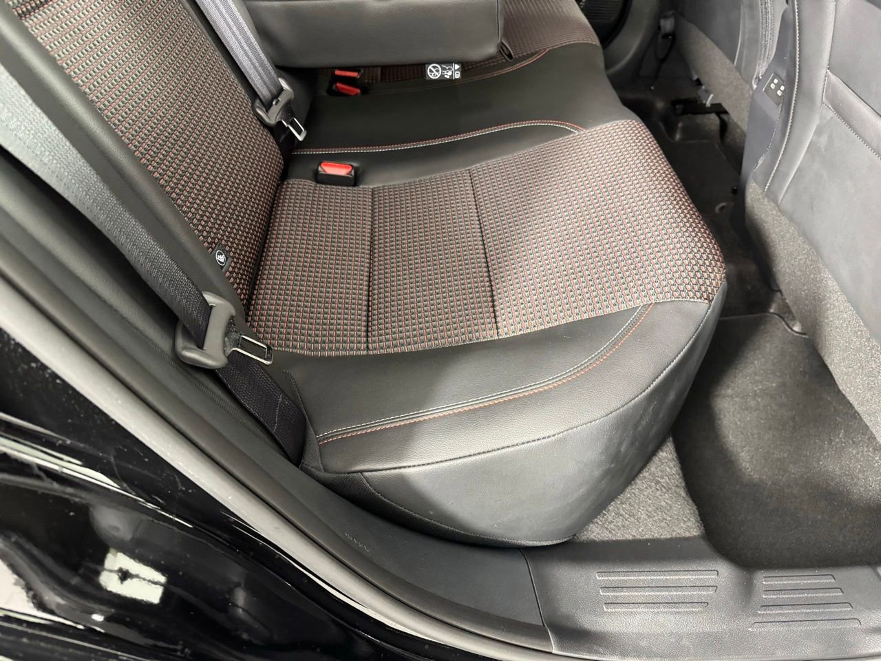 Used 2025 Nissan Kicks SR FWD image 41