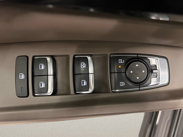 Used 2026 Kia Carnival FWD image 16
