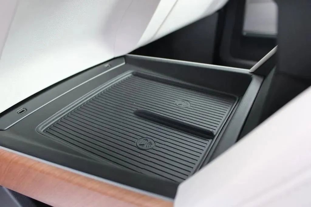 New 2026 Cadillac Vistiq Luxury image 19