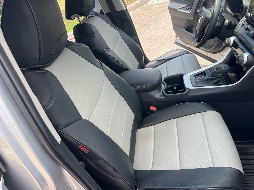 Used 2025 Toyota RAV4 XLE FWD image 56