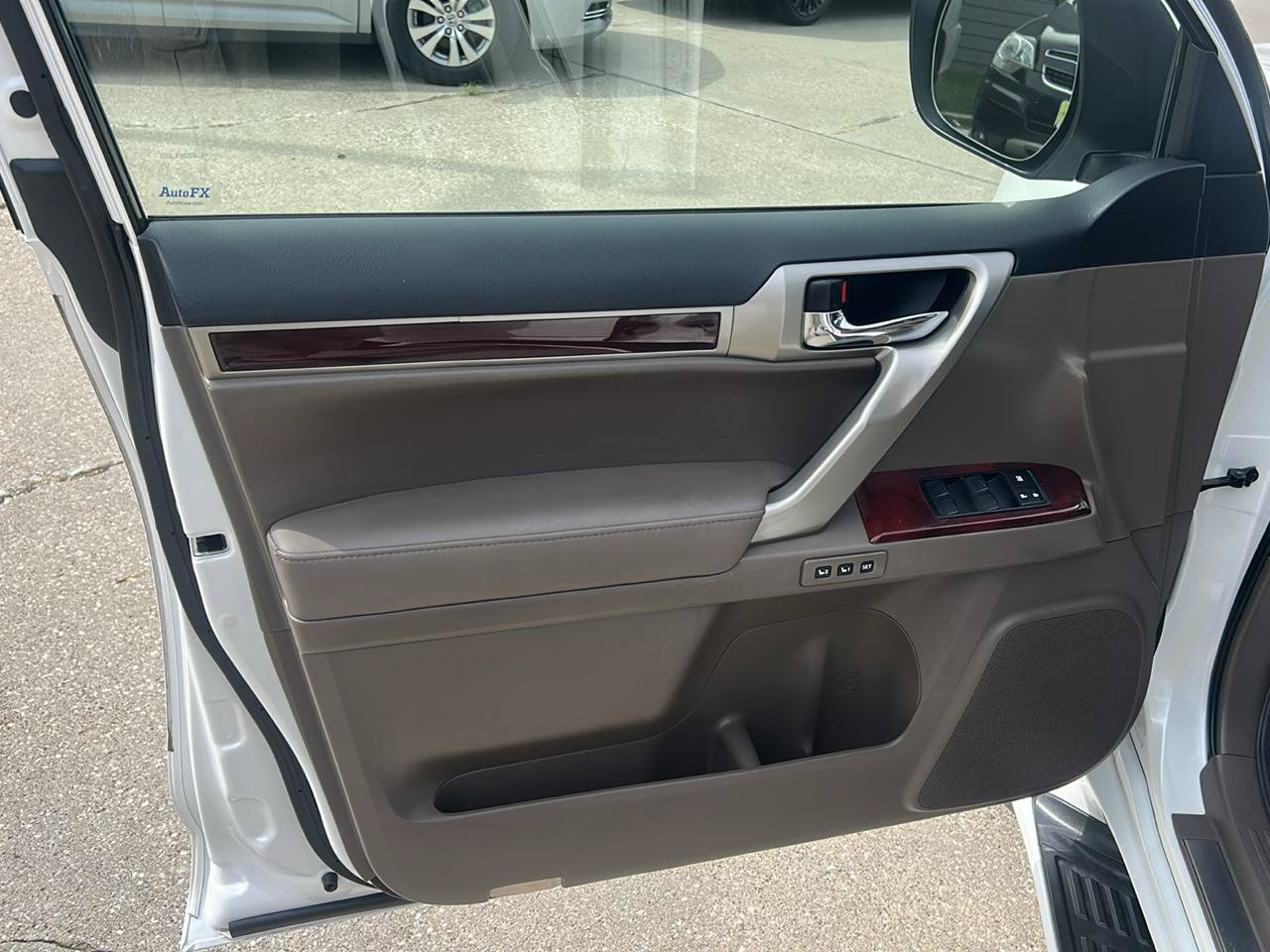Used 2012 Lexus GX 460 Premium AWD/4WD image 9