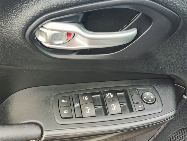 Used 2015 Jeep Cherokee Limited image 9