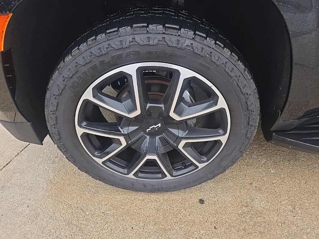 Used 2021 Chevrolet Tahoe RST w/ Luxury Package AWD/4WD image 26