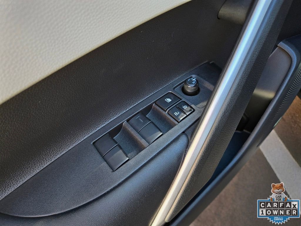 Used 2024 Toyota Corolla Cross L FWD image 21