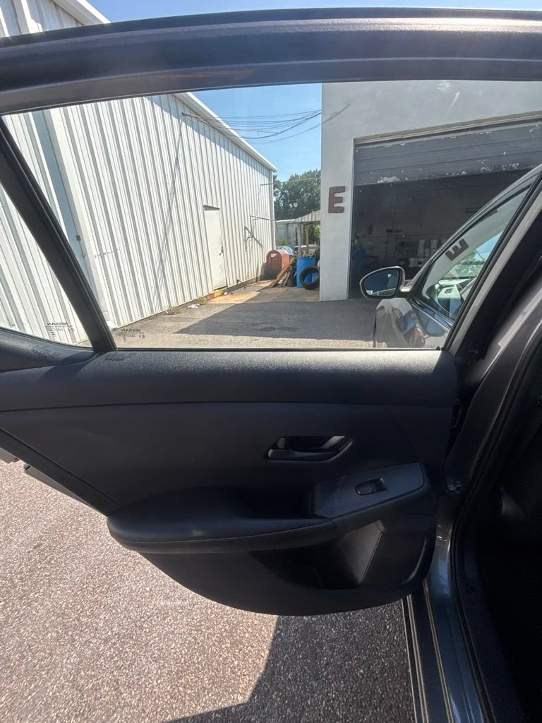 Used 2025 Nissan Sentra SV FWD image 16