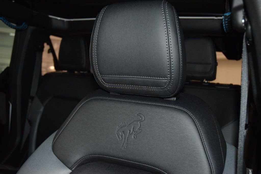 Used 2022 Ford Bronco Black Diamond w/ Sasquatch Package image 37