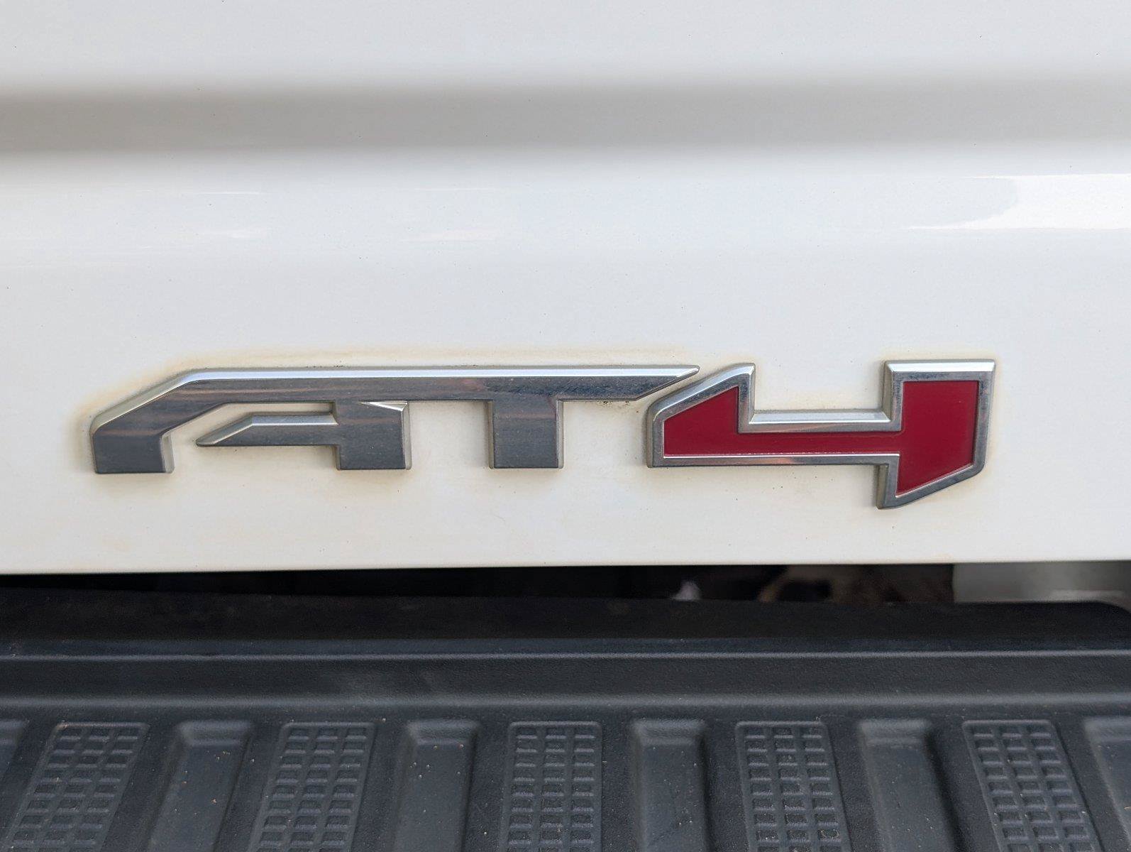 Used 2024 GMC Sierra 2500 AT4 w/ AT4 Premium Plus Package AWD/4WD image 6