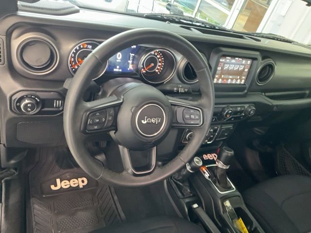 Used 2023 Jeep Gladiator Sport AWD/4WD image 6