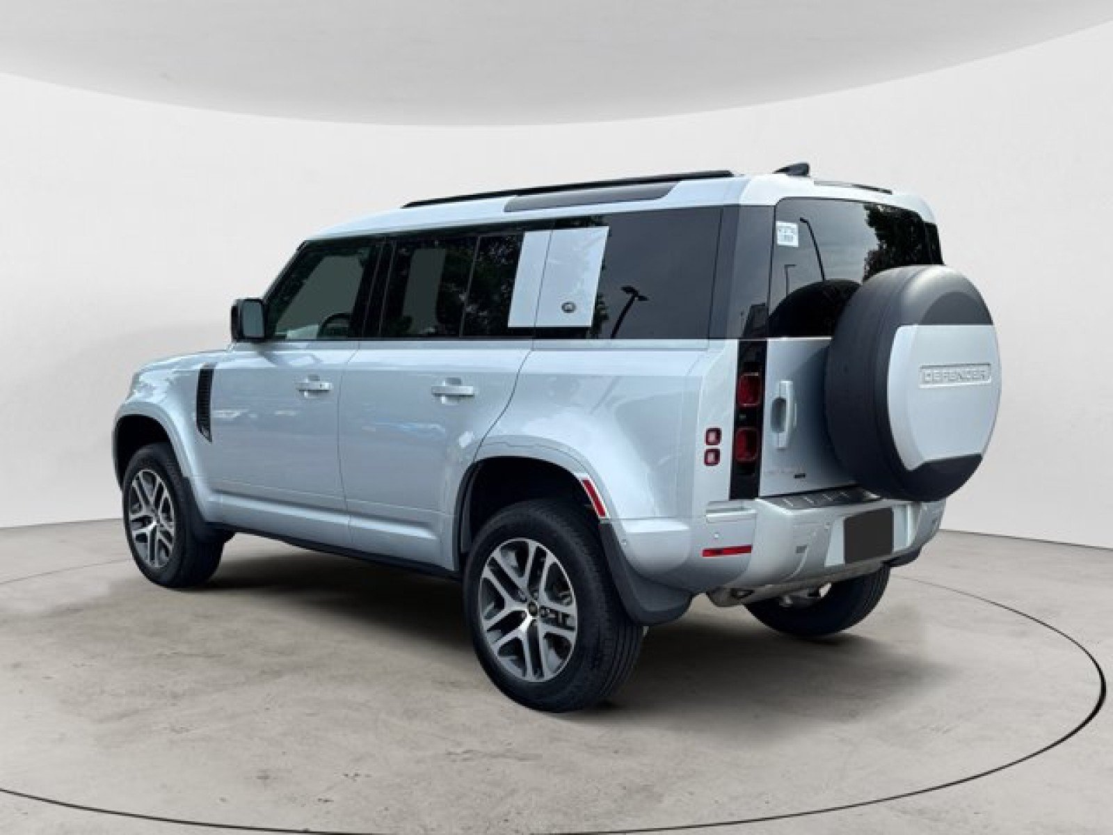 Certified 2022 Land Rover Defender 110 XS Edition AWD/4WD image 6