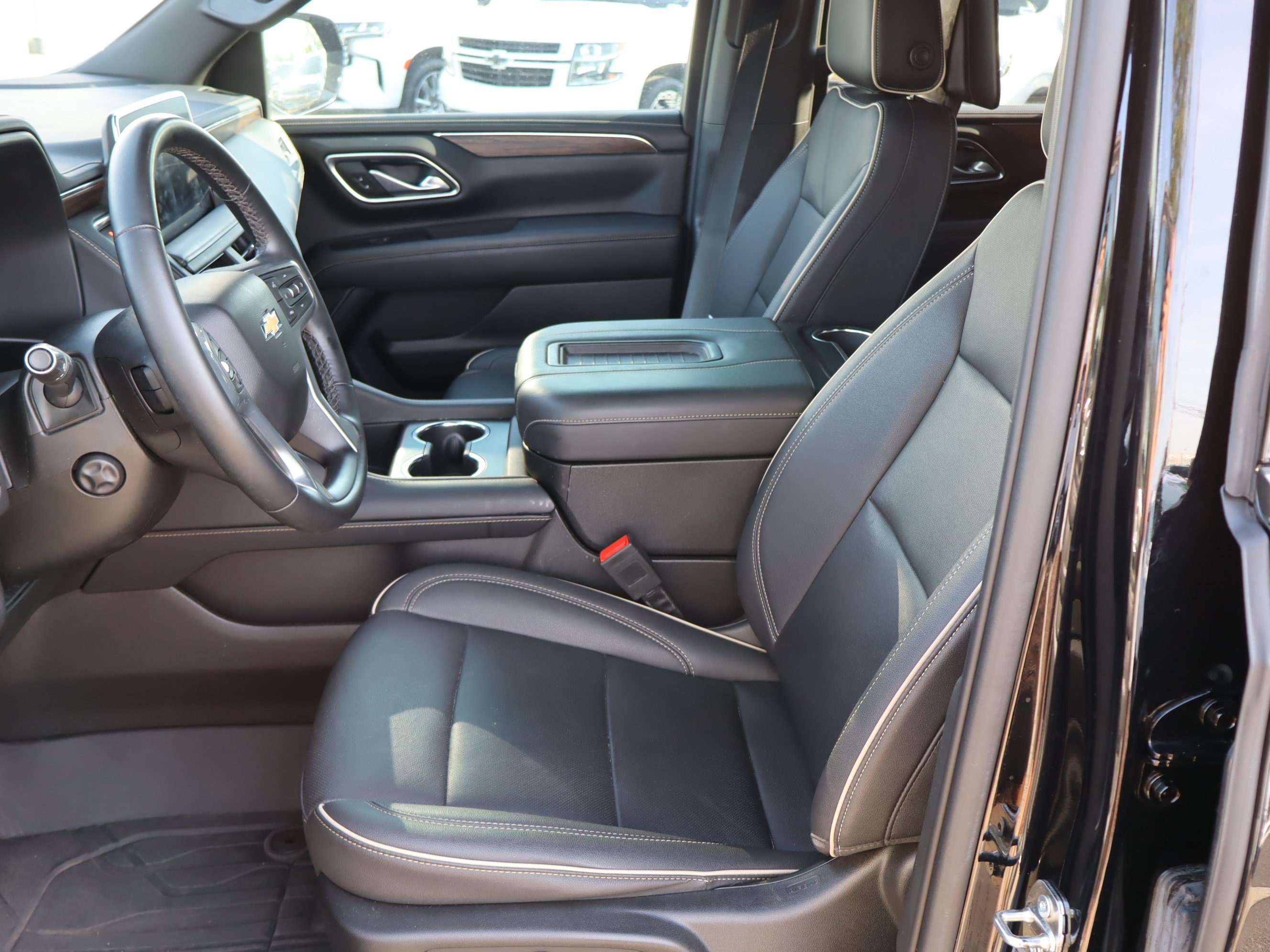 Used 2023 Chevrolet Tahoe Premier w/ Premium Package 2 AWD/4WD image 20