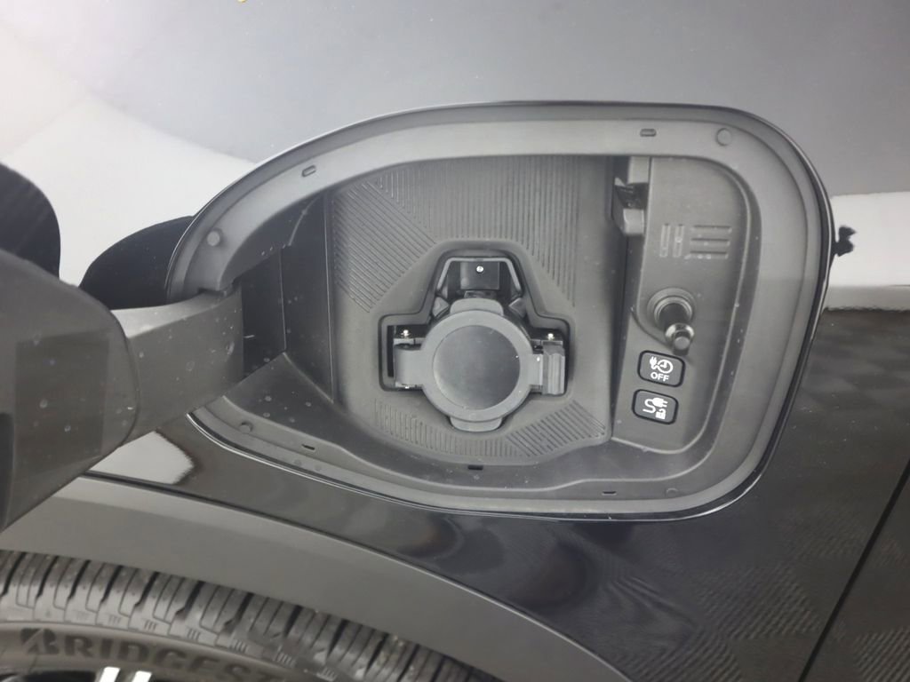 New 2026 Nissan Leaf Platinum+ w/ Floor Mat Package (Platinum+) FWD image 36