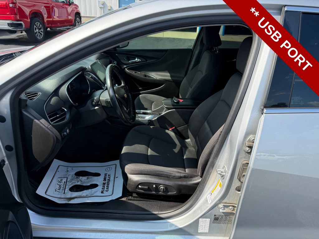 Used 2018 Chevrolet Malibu LT FWD image 12