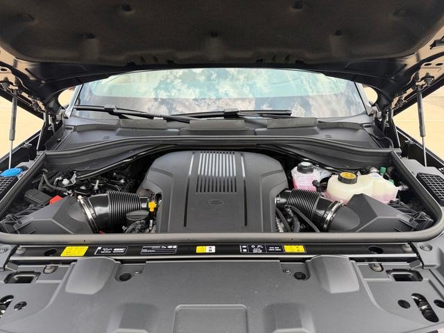 New 2026 Land Rover Range Rover Long Wheelbase SE AWD/4WD image 18