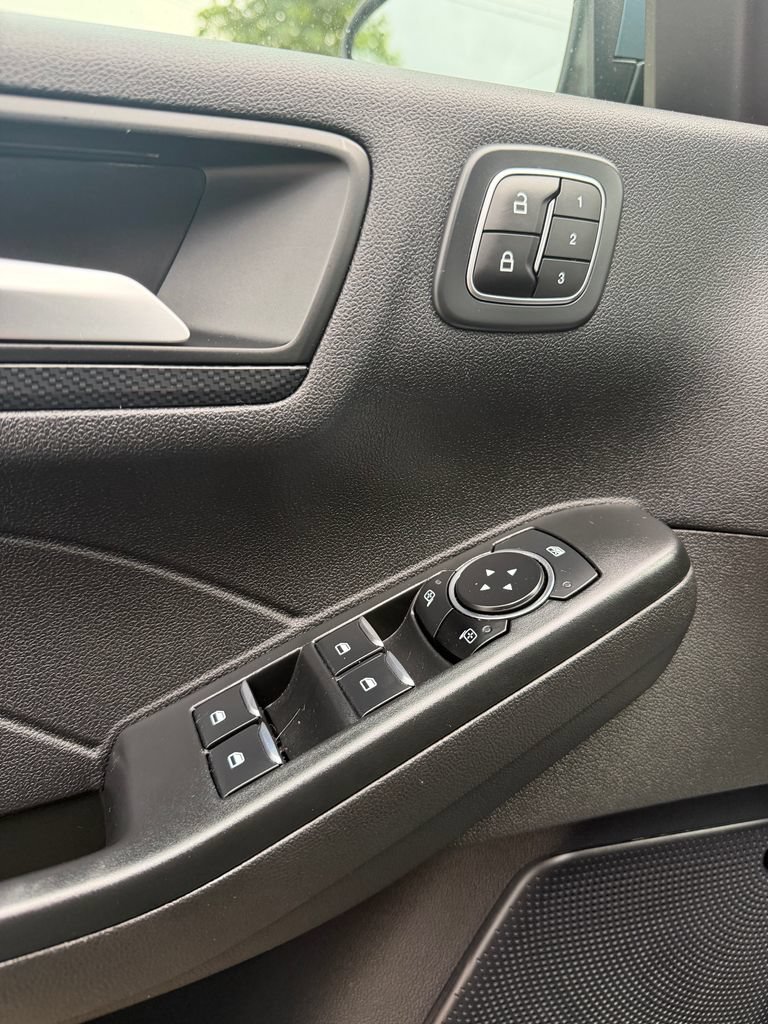 Used 2023 Ford Escape ST-Line Elite w/ Premium Technology Package AWD/4WD image 9