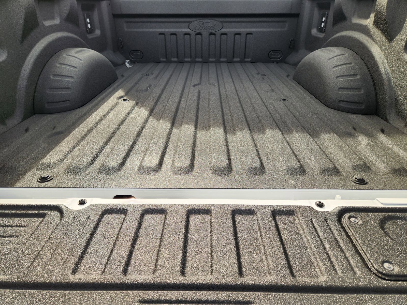 New 2026 Ford F250 Lariat w/ Black Appearance Package image 28