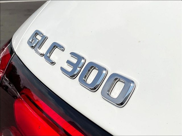 Used 2024 Mercedes-Benz GLC 300 4MATIC image 26