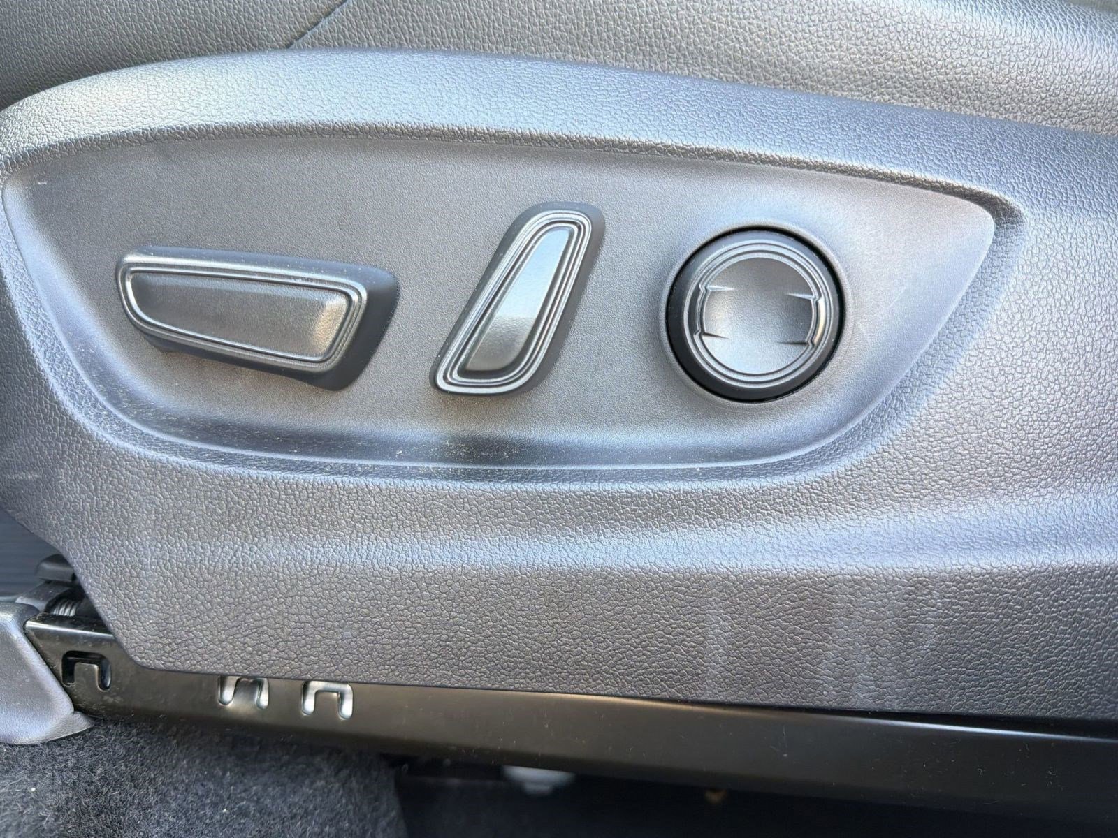 Used 2024 Toyota bZ4X XLE w/ Weather Package image 13