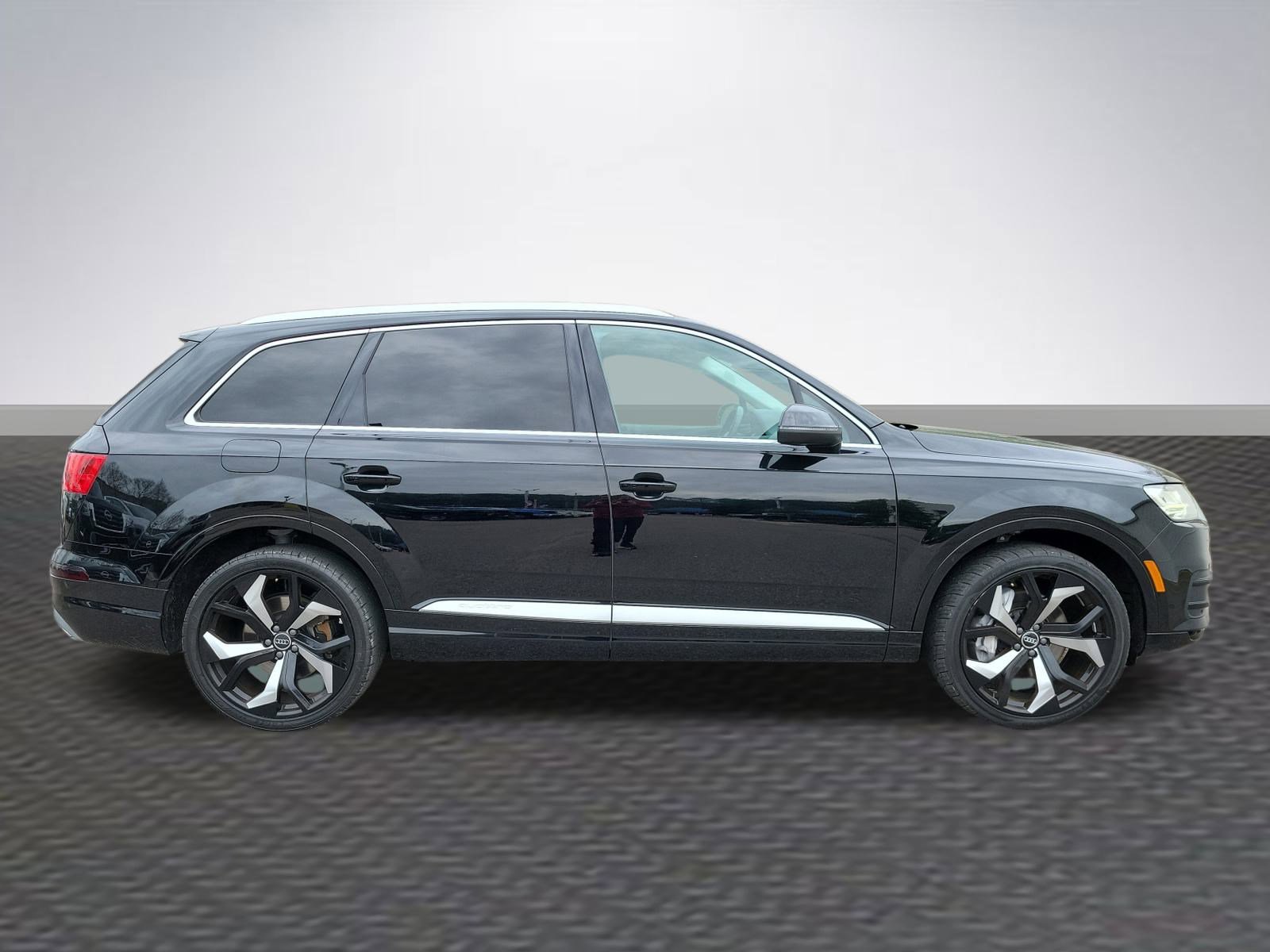 Used 2019 Audi Q7 3.0T Premium Plus image 4