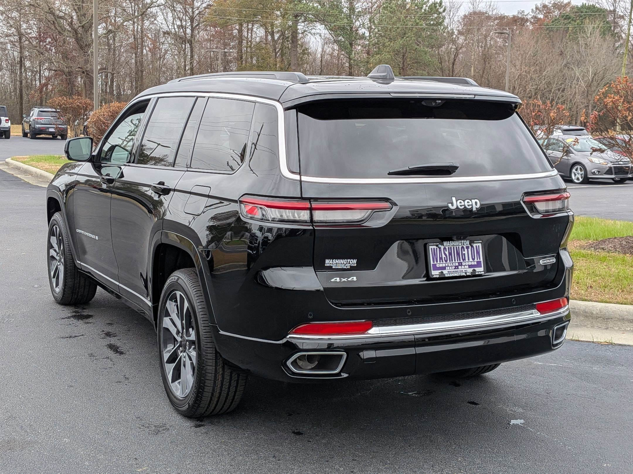 New 2025 Jeep Grand Cherokee L Overland w/ Advanced Protech Group III AWD/4WD image 7