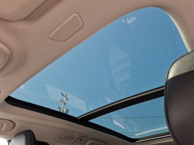 Certified 2024 Volvo V60 B5 Cross Country Ultimate w/ Protection Package Premier AWD/4WD image 15