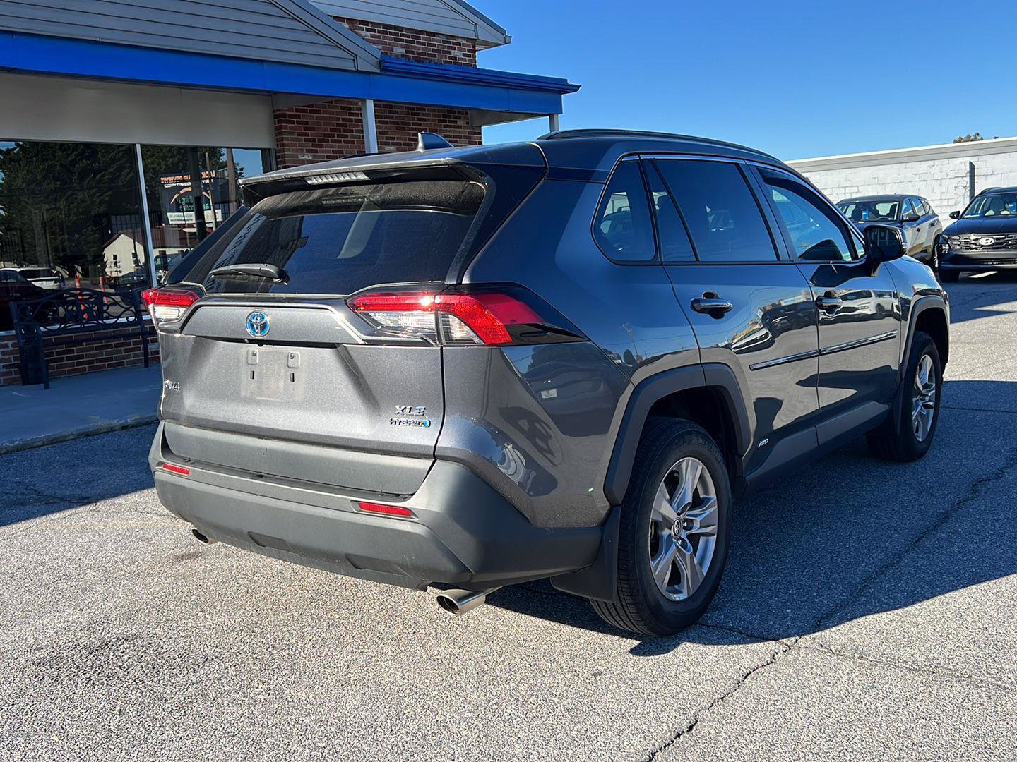 Used 2023 Toyota RAV4 XLE w/ Convenience Package AWD/4WD image 5