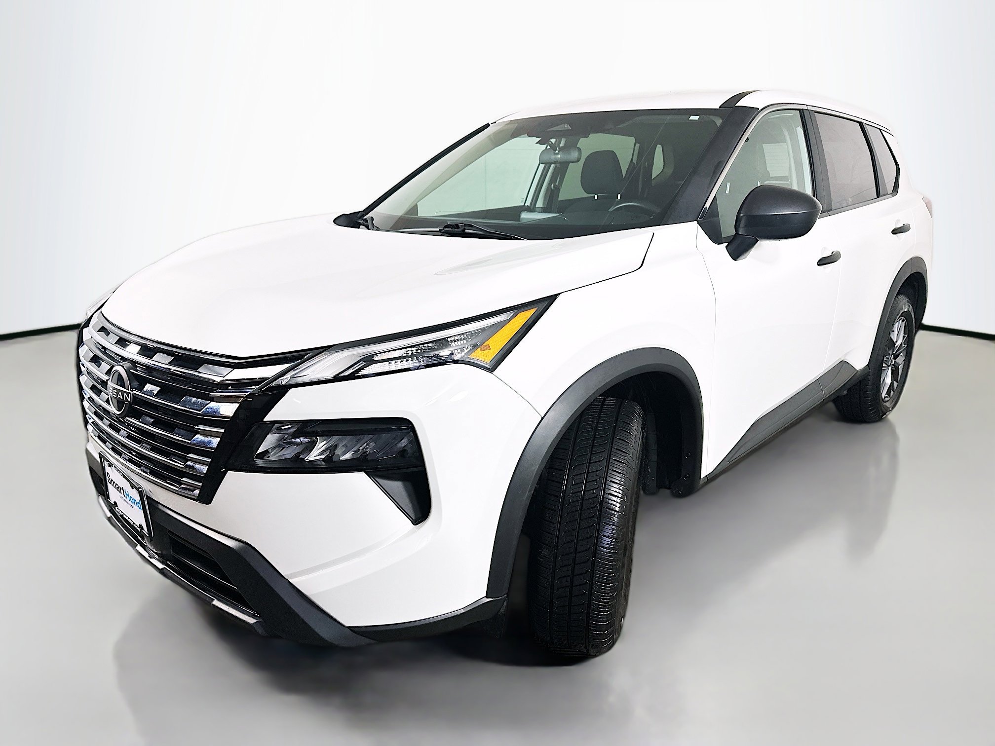 Used 2024 Nissan Rogue S image 3