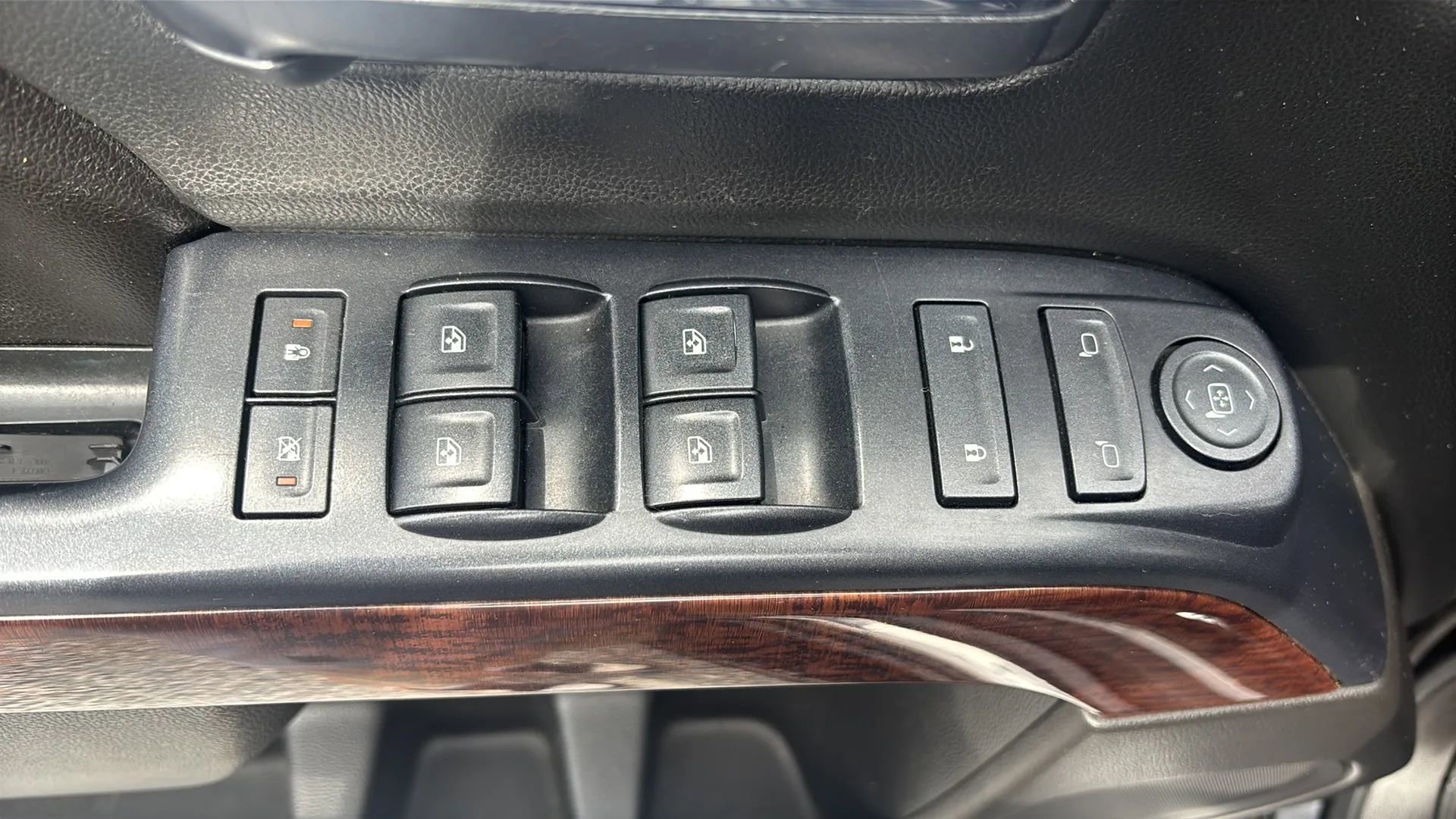 Used 2015 GMC Sierra 2500 SLE AWD/4WD image 17