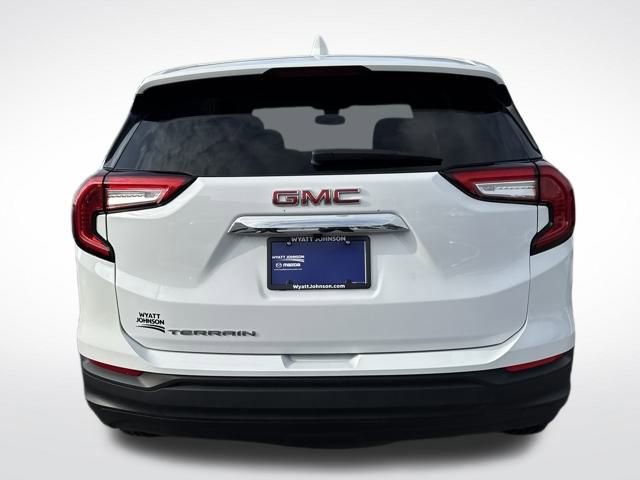 Used 2024 GMC Terrain SLE image 4