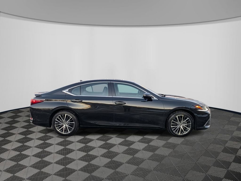 Used 2024 Lexus ES 300h w/ Premium Package image 8