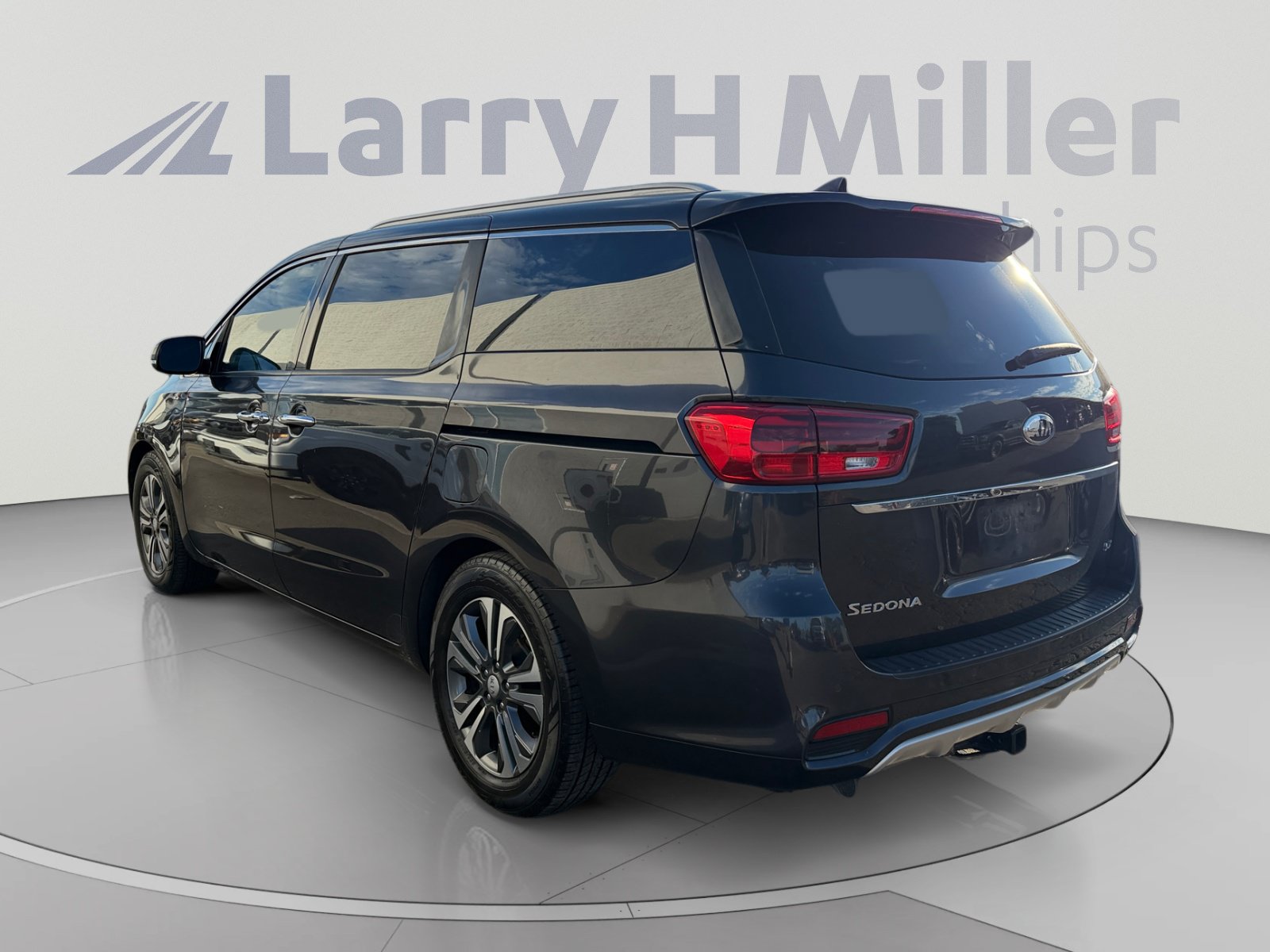 Used 2019 Kia Sedona SX FWD image 3
